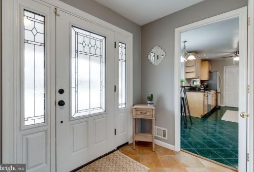 6614 Huntsman Blvd, Springfield VA 22152-2621 exterior