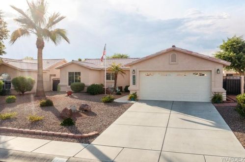 1949 Gold Lake Dr, Bullhead City, AZ 86426-6773