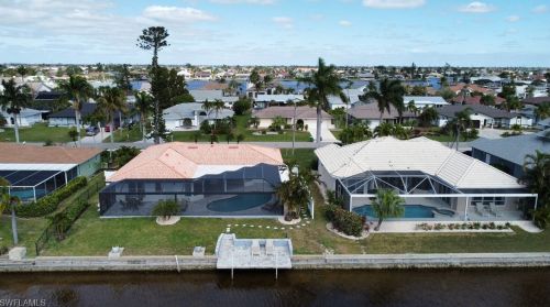702 52nd St, Cape Coral, FL 33914-6584
