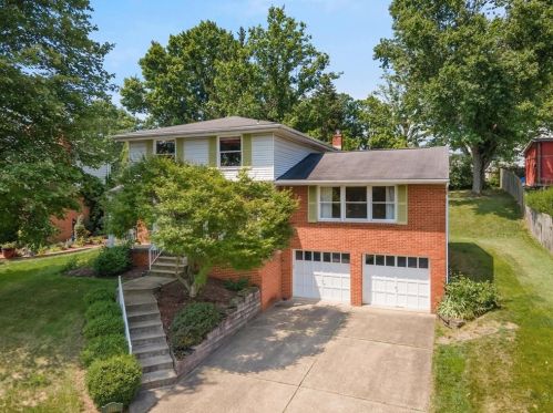 2691 Elaine Dr, New Kensington, PA 15068-3307