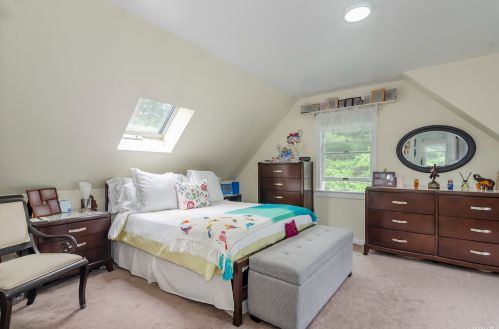 9 Cedar Dr, East Hampton NY  11937-1477 exterior