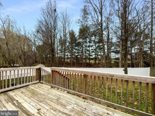 5765 Rhode Island Dr, Woodbridge VA  22193-3830 exterior