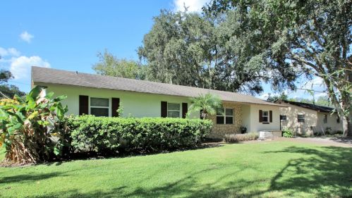448 Palm Dr, Sanford, FL 32771-9502