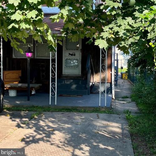 1403 Liberty St, Trenton, NJ 08629-2215
