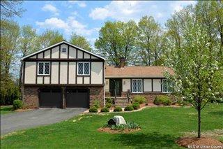 43 Sherry Ln, Kingston, NY 12401-4723