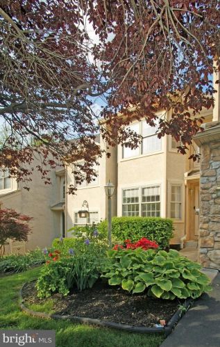 974 Jamie Ct, Blue Bell, PA 19422-2470