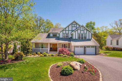 160 Manor Dr, Edinburg VA  22824-3579 exterior