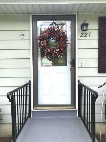 221 Rolf Ave, Chicopee, MA 01020-1603