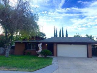 4871 White Ave, Fresno, CA 93727-2343