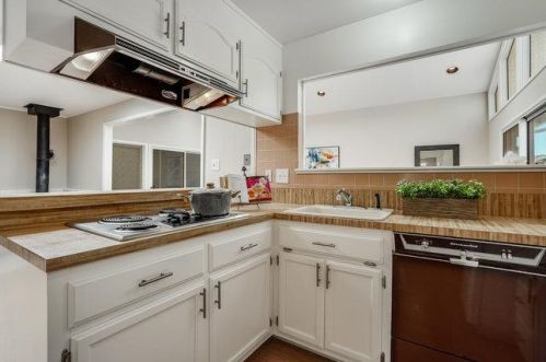 464 Yellowstone Dr, South San Francisco CA  94080-4235 exterior