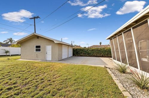 3287 Lugo Ave, San Bernardino CA  92404-2245 exterior