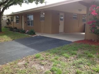 7791 32nd St, Hollywood FL  33024-2204 exterior
