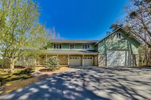 9730 103rd St, Stillwater, MN 55082-8435
