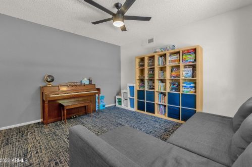 5801 Crocus Dr, Glendale AZ  85306-4210 exterior