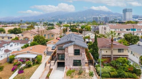 421 Salem St, Glendale, CA 91203-2117