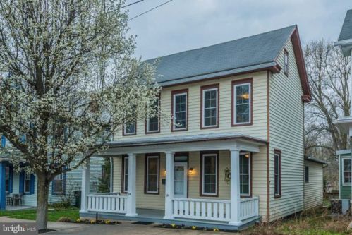 28 Broad St, North Newton, PA 17241-1502