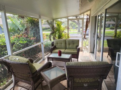 55 Glades Blvd, Naples FL  34112-1027 exterior