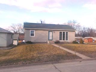 1300 15th Ave, Clinton, IA 52732-6118
