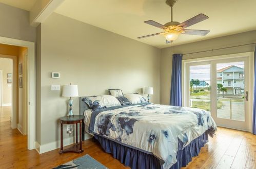 765 Gulf Bch Dr, Saint George Island FL  32328-3112 exterior