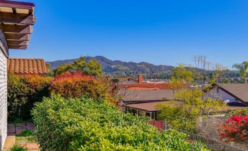 711 Honeydew Ln, Vista CA  92084-3115 exterior