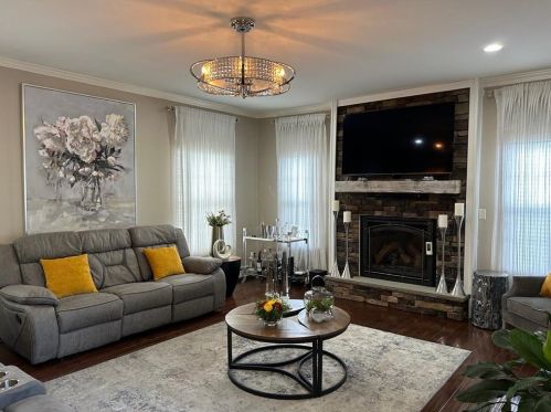 1690 Wagon Wheel Dr, Easton PA  18040-8273 exterior