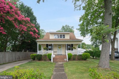 2 Little Ln, Barrington, NJ 08007-1435