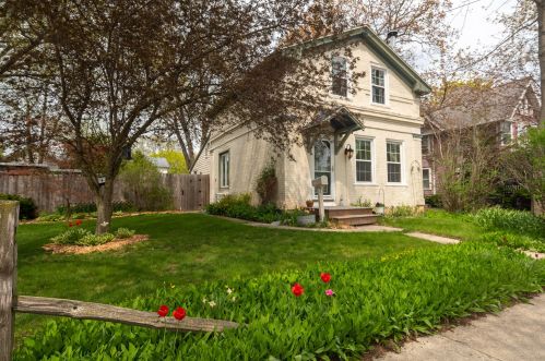 218 Jefferson St, Waterford, WI 53185-4012