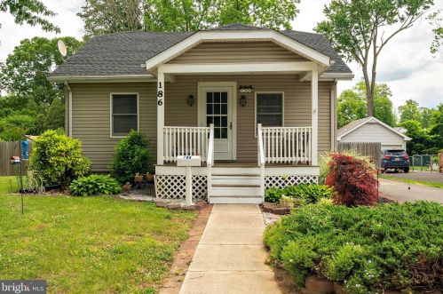 186 Highland Ave, Trenton, NJ 08620-2909