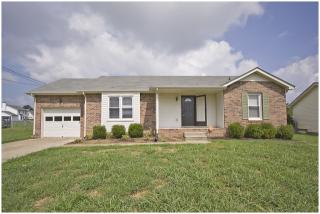 305 Broadmore Dr, Clarksville TN  37042-5959 exterior