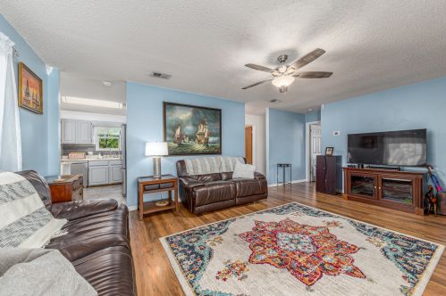 8407 Winter Gdn Pkwy, Fort Pierce FL  34951-1858 exterior