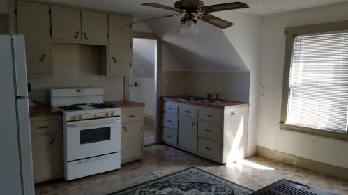 12 Morton Ct, New Bedford MA 02744-2510 exterior