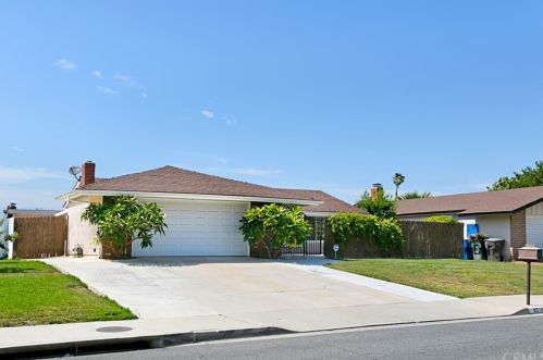 9219 Delano Dr, Riverside, CA 92503-3211
