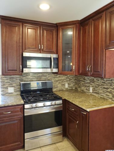 3304 Alabama St, Glendale CA 91214-1213 exterior