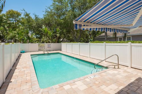 553 Vista Trail Ct, Palm Harbor FL  34683-5260 exterior