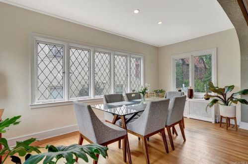 380 Summit Ave, Mount Vernon NY  10552-2206 exterior