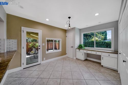 829 Katrina St, Livermore CA  94550-2392 exterior