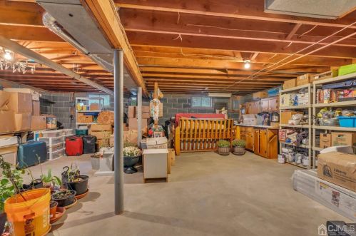 4 Plymouth Ln, East Brunswick NJ  08816-3321 exterior