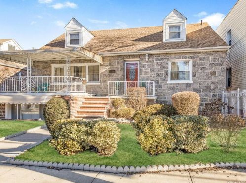 3334 Kingsland Ave, Bronx, NY 10469-2712
