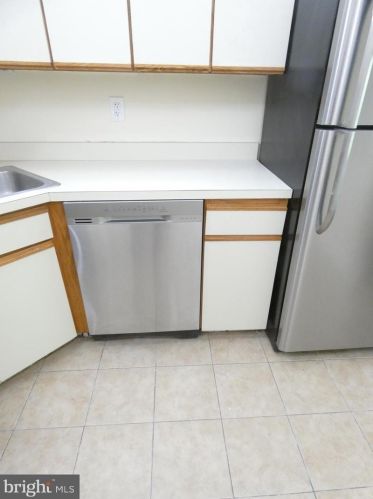 31 Rickard Ct, Lawrence Township NJ  08648-2669 exterior