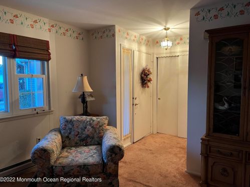 189 Courtshire Dr, Bricktown, NJ 08723-7140