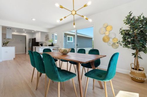 569 Crestmont Dr, Oakland CA 94619-2300 exterior