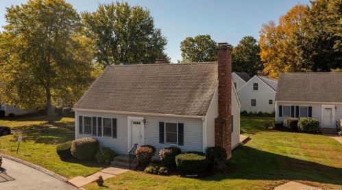 102 Wetherell St, Manchester, CT 06040-6450