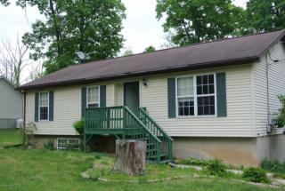 2174 Walnut Trl, Bushkill, PA 18324-8776