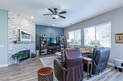 2518 Calderon Dr, Santa Maria CA  93455-7410 exterior
