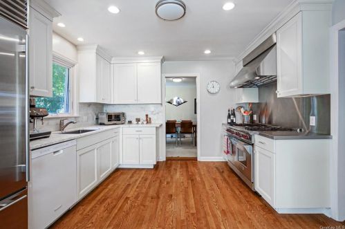 55 Fayette Rd, Scarsdale NY  10583-7156 exterior