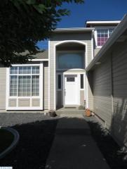 3414 Dennis St, Kennewick, WA 99337-3043