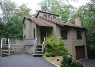 249 Rock Crest Dr, Henryville, PA 18332-7769