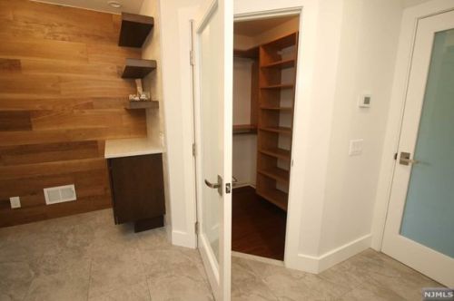 44 Hunters Run, Oakland NJ  07436-2344 exterior