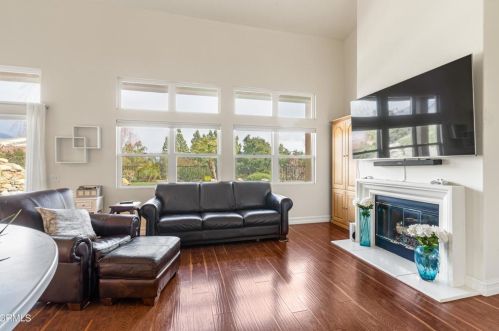 815 Vista Grande Dr, Santa Paula CA  93060-1335 exterior