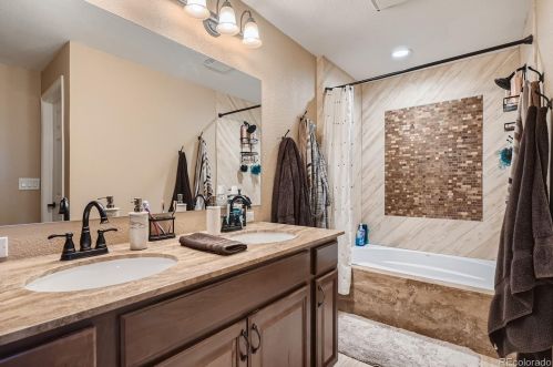 17481 Saratoga Pl, Denver CO exterior